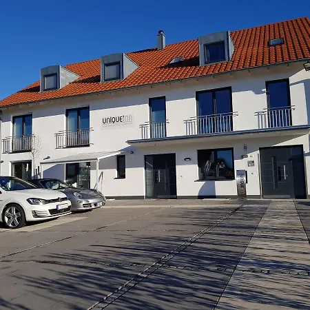 Unique Aparthotel 3*