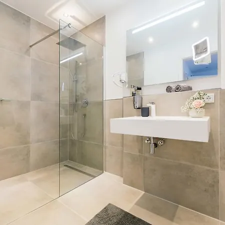 Unique 3* Schongeising