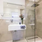 Unique Aparthotel 3*