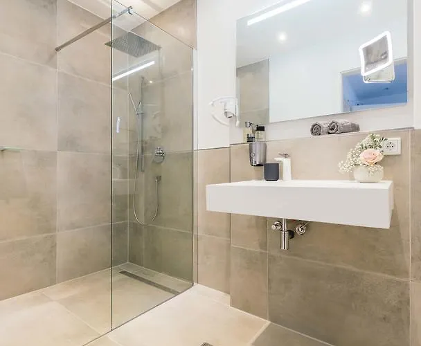 Unique 3* Schongeising